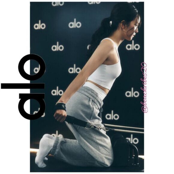 ALO YOGA Make Waves Sweatpants Athletic Heather Grey Tonal M NWOT O-315 - Picture 1 of 12